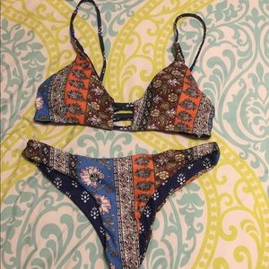 Reversible strappy bikini